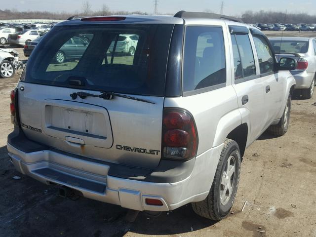 1GNDS13S542323332 - 2004 CHEVROLET TRAILBLAZE SILVER photo 4