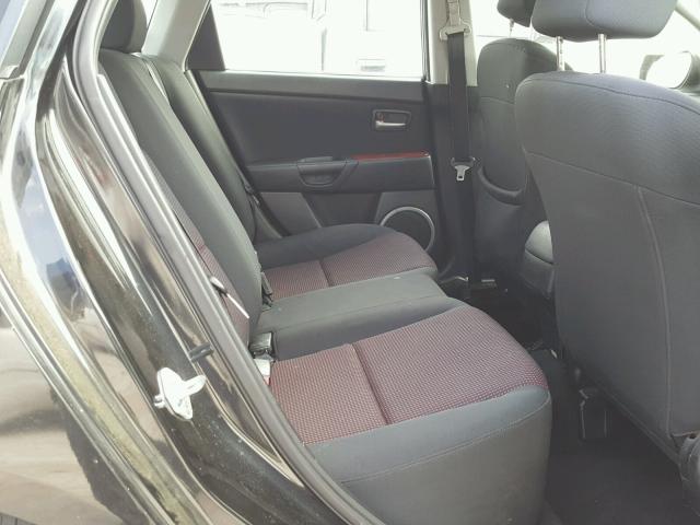 JM1BK344161458764 - 2006 MAZDA 3 HATCHBAC BLACK photo 6