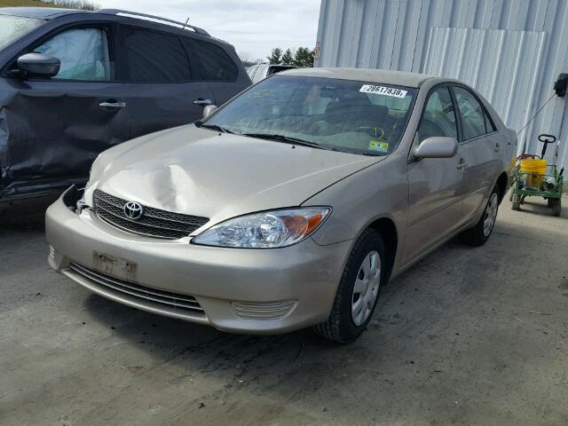 4T1BE32K04U881786 - 2004 TOYOTA CAMRY LE GOLD photo 2