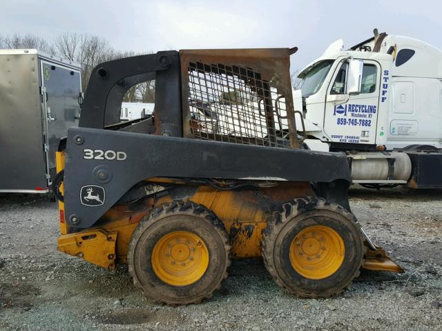 1T0320DAVBG211142 - 2011 JOHN SKIDSTEER YELLOW photo 9