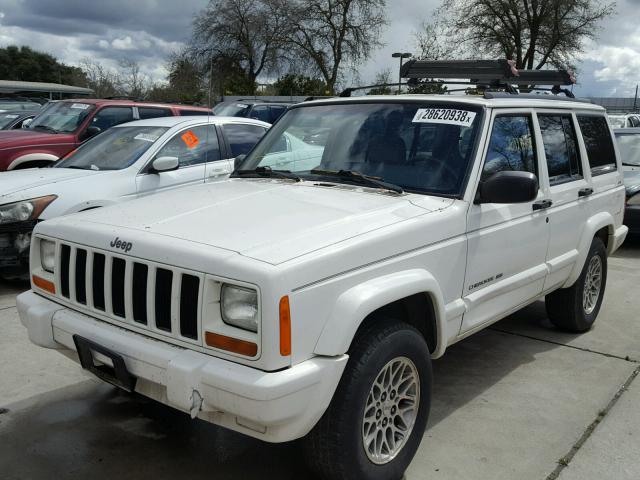 1J4FJ78S2WL220134 - 1998 JEEP CHEROKEE L WHITE photo 2