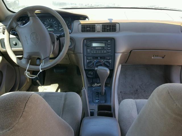 4T1BG22K4XU526256 - 1999 TOYOTA CAMRY CE TAN photo 9