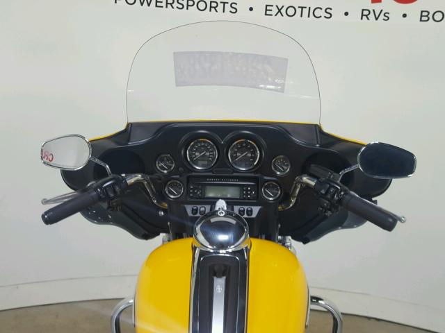 1HD1KEM15DB651955 - 2013 HARLEY-DAVIDSON FLHTK ELEC ყვითელი ფოტო 16