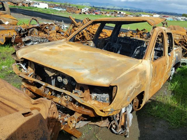 3TMLU4EN1FM172217 - 2015 TOYOTA TACOMA DOU BURN photo 2