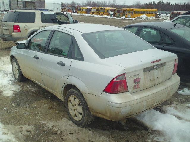 1FAFP34N07W179246 - 2007 FORD FOCUS ZX4 SILVER photo 3