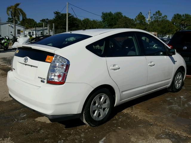 JTDKB20U173236439 - 2007 TOYOTA PRIUS WHITE photo 4