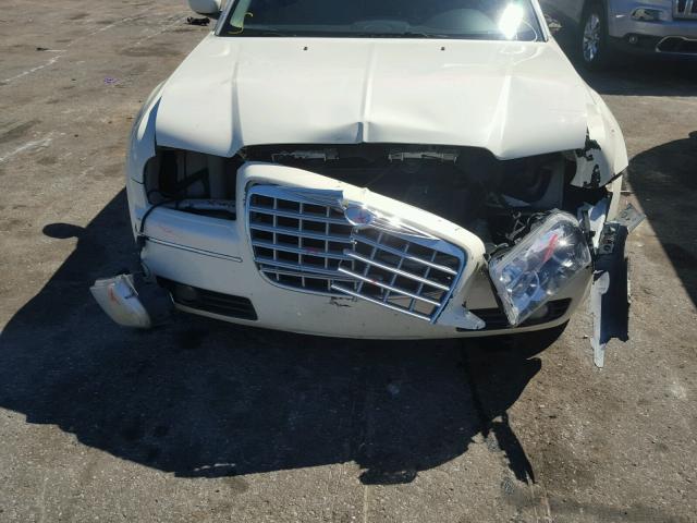 2C3KA53G76H527733 - 2006 CHRYSLER 300 TOURIN CREAM photo 9