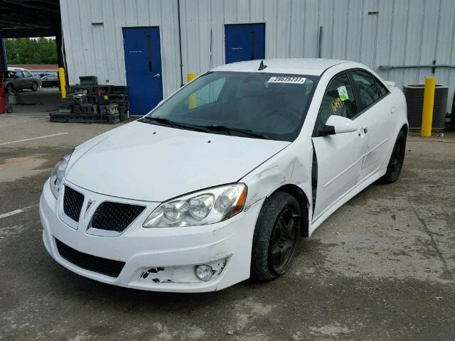 1G2ZA5EK5A4140992 - 2010 PONTIAC G6 WHITE photo 2