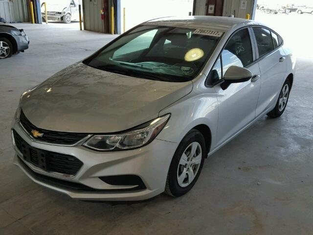 1G1BC5SMXH7180001 - 2017 CHEVROLET CRUZE SILVER photo 2