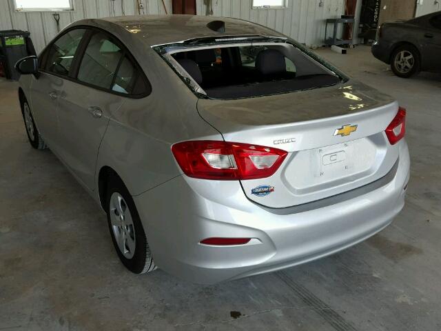 1G1BC5SMXH7180001 - 2017 CHEVROLET CRUZE SILVER photo 3