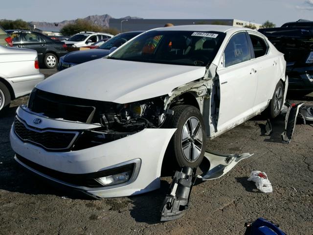 KNAGM4ADXD5044573 - 2013 KIA OPTIMA HYB WHITE photo 2