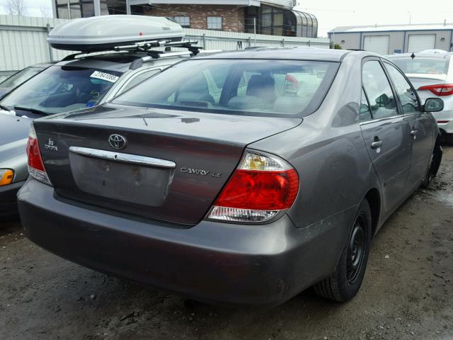 4T1BE32K55U990276 - 2005 TOYOTA CAMRY LE GRAY photo 4