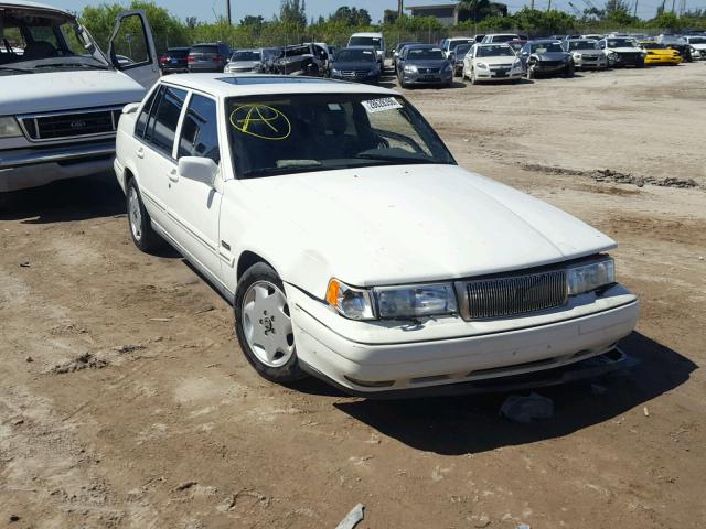 YV1KS9603T1097136 - 1996 VOLVO 960 WHITE photo 1