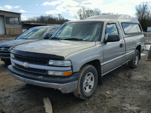 1GCEC14W61Z131898 - 2001 CHEVROLET SILVERADO TAN photo 2