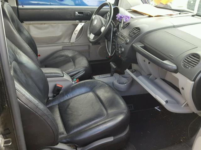 3VWCK21C74M400925 - 2004 VOLKSWAGEN NEW BEETLE 黑色 照片 5