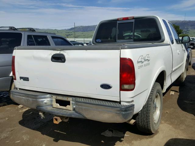 1FTRX18LXYKA23003 - 2000 FORD F150 WHITE photo 4