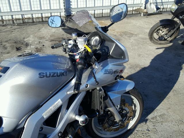 JS1VT54A032103516 - 2003 SUZUKI SV1000 SK3 SILVER photo 5