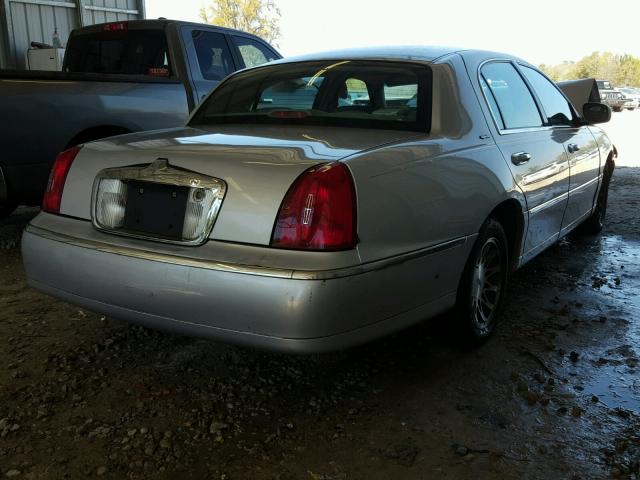 1LNHM82W42Y649842 - 2002 LINCOLN TOWN CAR S SILVER photo 4