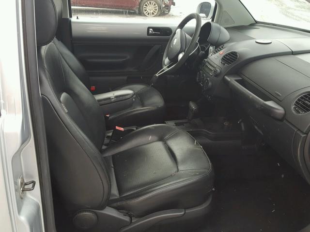 3VWRW31C57M505858 - 2007 VOLKSWAGEN NEW BEETLE 银色 照片 5