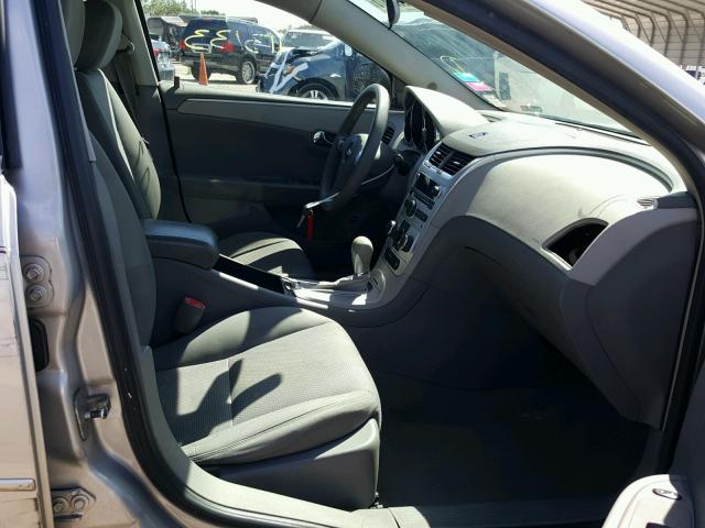 1G1ZG57N68F235635 - 2008 CHEVROLET MALIBU LS ვერცხლისფერი ფოტო 5