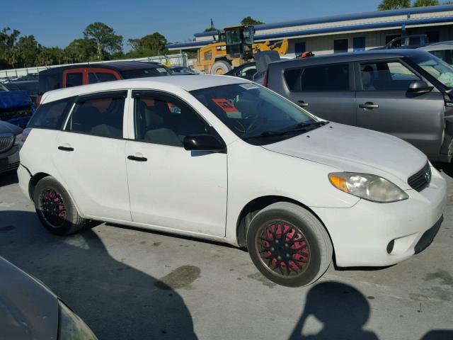 2T1KR32E87C669206 - 2007 TOYOTA MATRIX WHITE photo 1