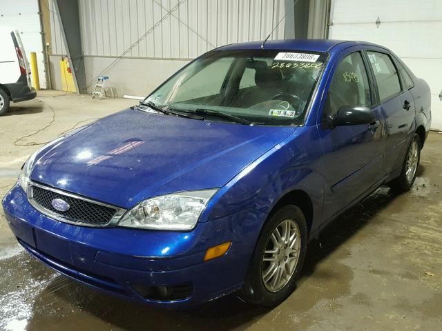 1FAHP34N26W176632 - 2006 FORD FOCUS ZX4 BLUE photo 2