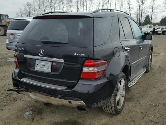4JGBB22E38A388964 - 2008 MERCEDES-BENZ ML 320 CDI BLACK photo 4