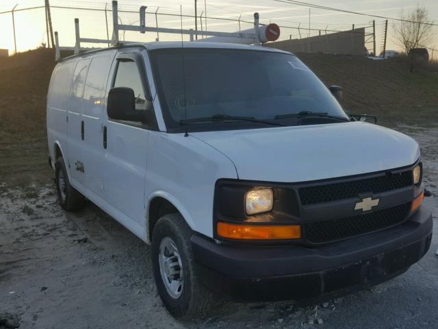 1GCGG25C481110256 - 2008 CHEVROLET EXPRESS G2 WHITE photo 1