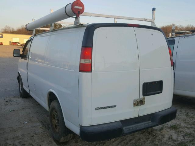 1GCGG25C481110256 - 2008 CHEVROLET EXPRESS G2 WHITE photo 3