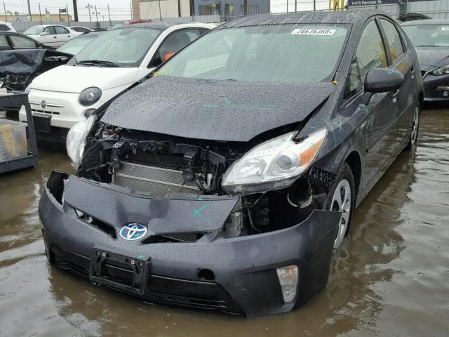 JTDKN3DU0E1747804 - 2014 TOYOTA PRIUS GRAY photo 2