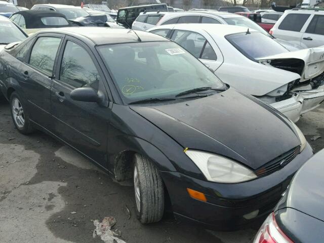 1FAFP3438YW293026 - 2000 FORD FOCUS SE BLACK photo 1