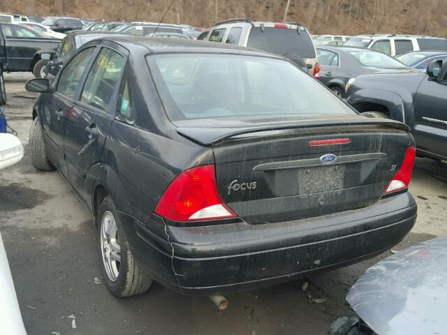 1FAFP3438YW293026 - 2000 FORD FOCUS SE BLACK photo 3