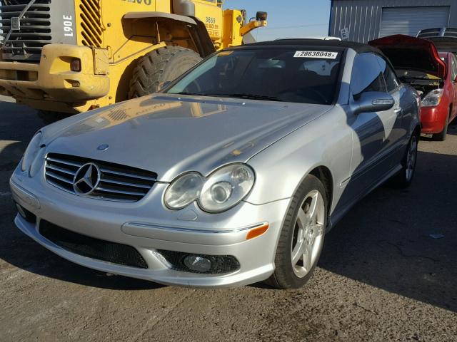 WDBTK75J45F131260 - 2005 MERCEDES-BENZ CLK 500 SILVER photo 2