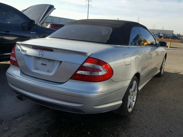 WDBTK75J45F131260 - 2005 MERCEDES-BENZ CLK 500 SILVER photo 4