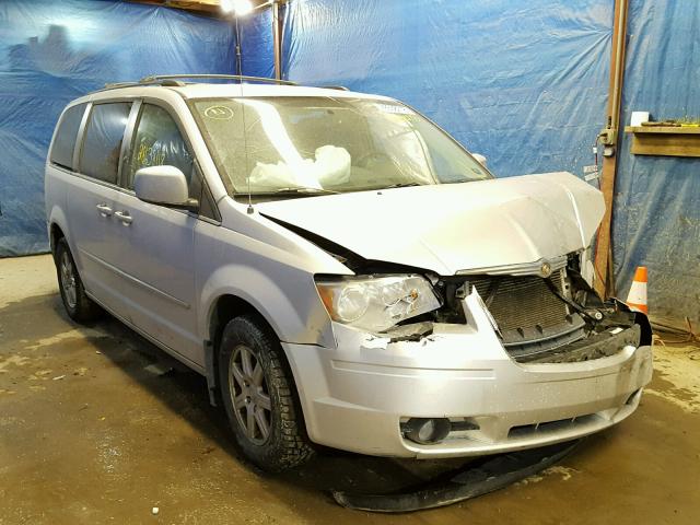 2A4RR5DXXAR137871 - 2010 CHRYSLER TOWN & COU SILVER photo 1