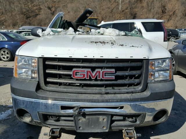 1GTN2TE02DZ277342 - 2013 GMC SIERRA K15 WHITE photo 9