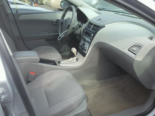 1G1ZG57B894215891 - 2009 CHEVROLET MALIBU LS 银色 照片 5