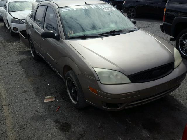 1FAFP34N45W263955 - 2005 FORD FOCUS ZX4 GOLD photo 1