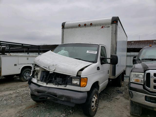 1FDWE35L85HA94410 - 2005 FORD E350 WHITE photo 2