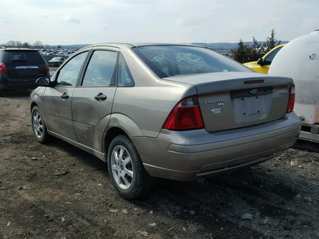 1FAHP34N15W281502 - 2005 FORD FOCUS ZX4 TAN photo 3