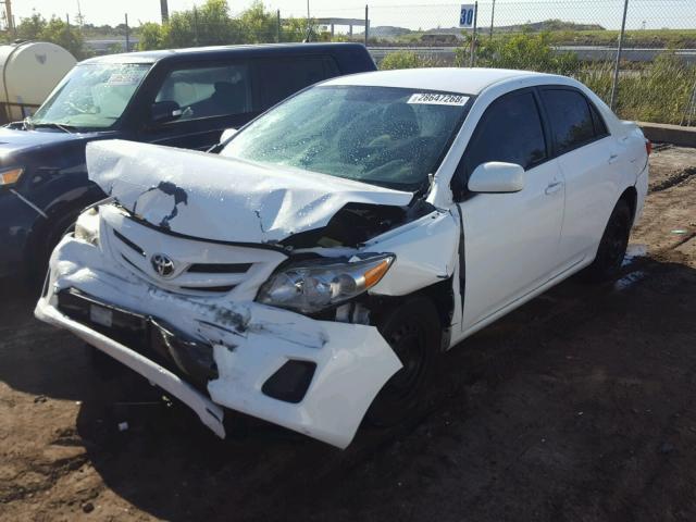 2T1BU4EEXBC686906 - 2011 TOYOTA COROLLA BA WHITE photo 2