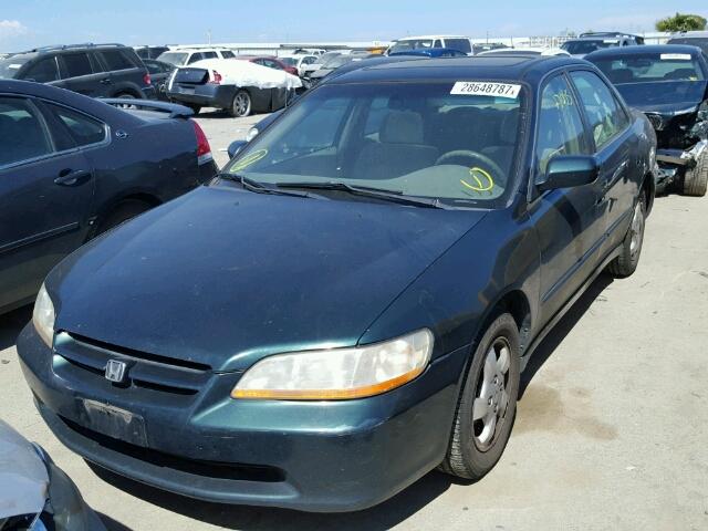 1HGCG6679WA171544 - 1998 HONDA ACCORD EX GREEN photo 2