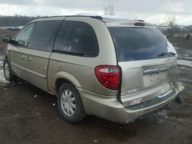 2C4GP54LX5R400950 - 2005 CHRYSLER TOWN & COU TAN photo 3