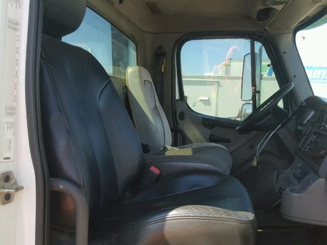 1FVACWCT47HY37516 - 2007 FREIGHTLINER M2 106 MED BLACK photo 6