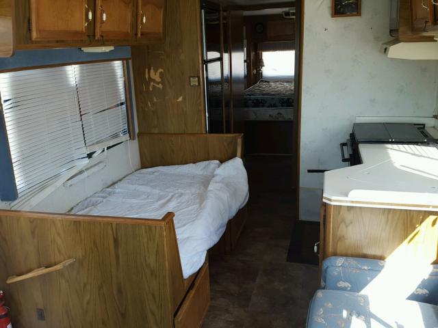 1GDKP37N5L3502671 - 1990 GMC MOTOR HOME WHITE photo 6