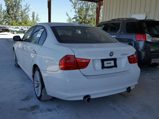 WBAPN7C50BA949607 - 2011 BMW 335 D WHITE photo 3