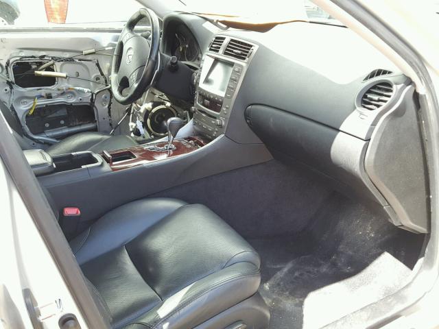 JTHCK262662006375 - 2006 LEXUS IS 250 SILVER photo 5