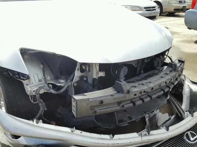 JTHCK262662006375 - 2006 LEXUS IS 250 SILVER photo 9