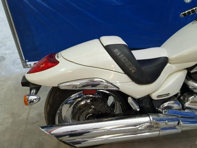 JS1VY53A872109038 - 2007 SUZUKI VZR1800 WHITE photo 6