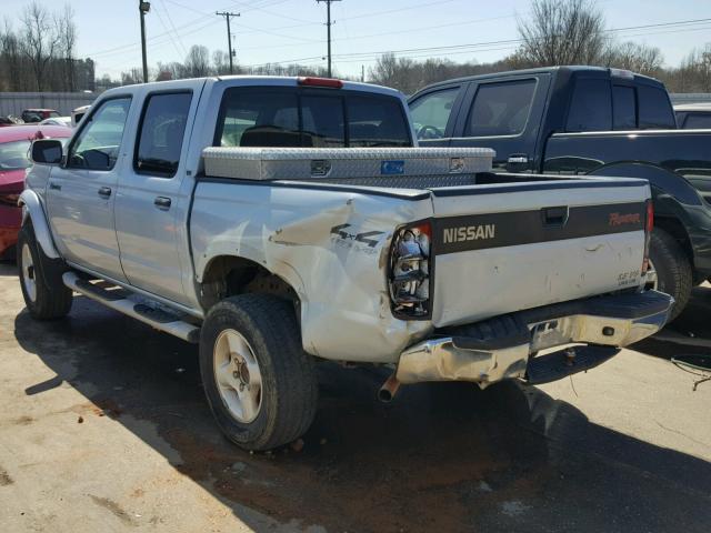 1N6ED27Y1YC435781 - 2000 NISSAN FRONTIER C SILVER photo 3